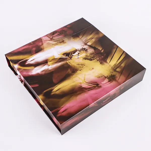 Кутии за подароци за облека