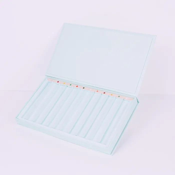 Кутии со стил на книги